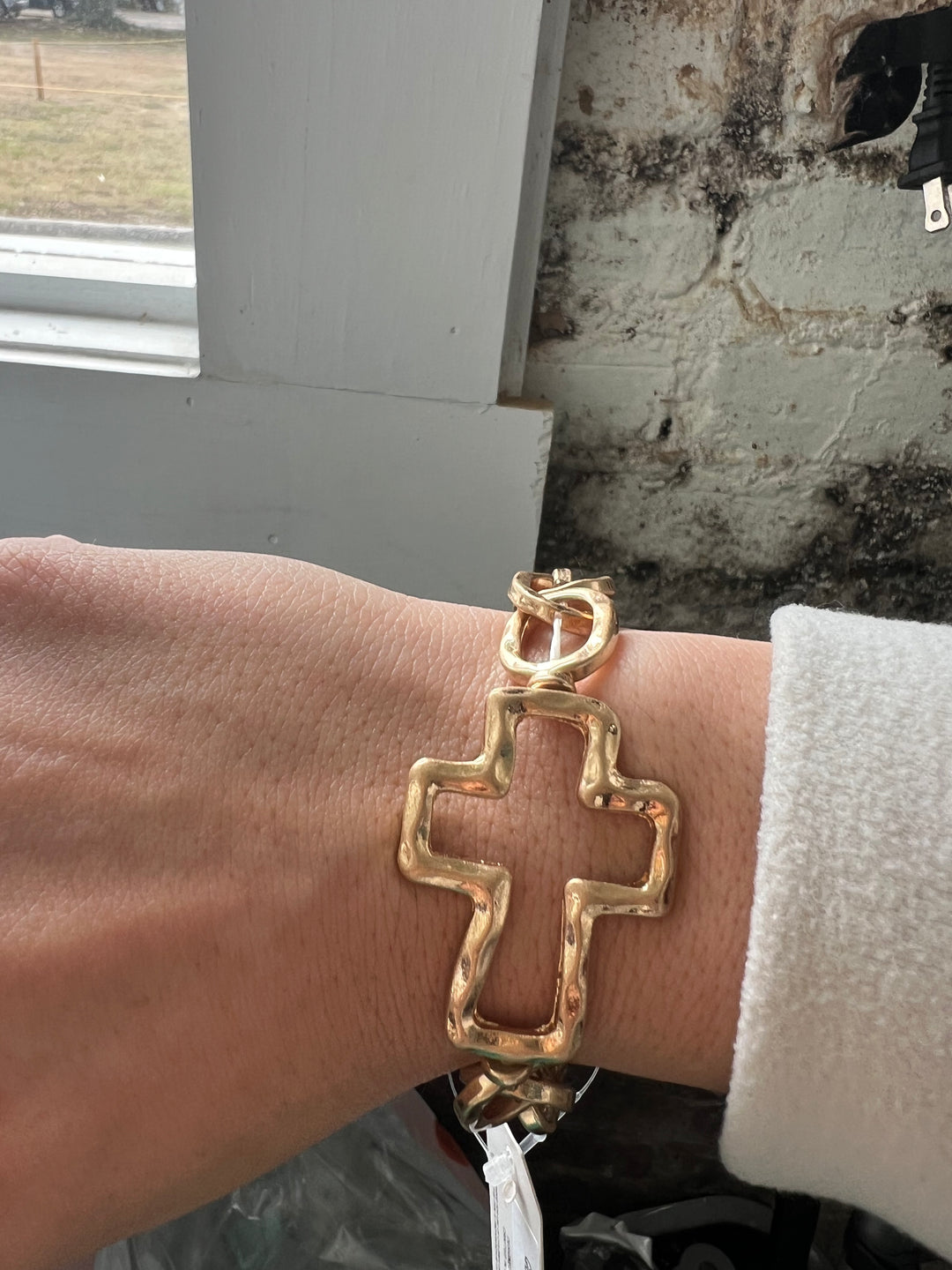 Cross Stretch Link Bracelet