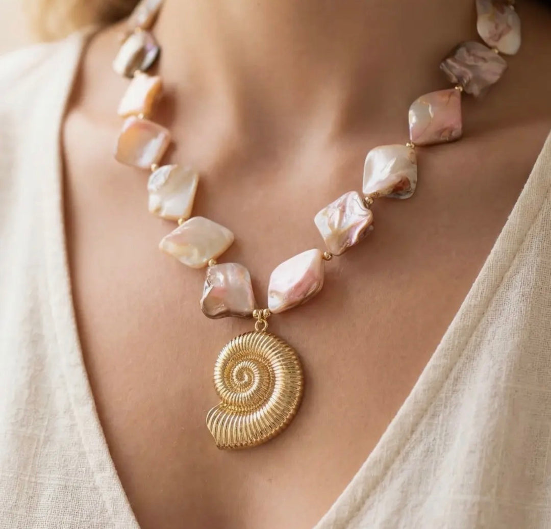 Seashell Pendant Necklace