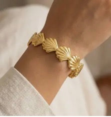 Gold Shell Bracelet Stainless Steel