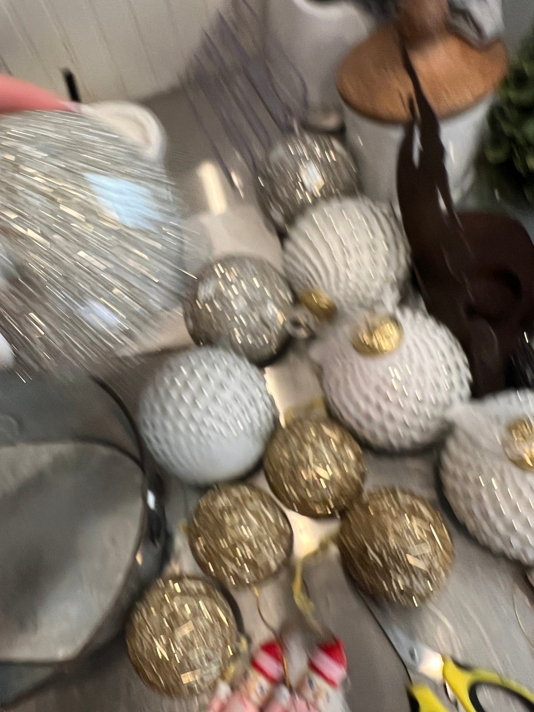 Medium Silver Glitter Ornamnet