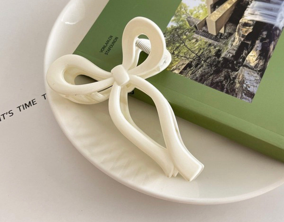 Cream Bow Claw Clip